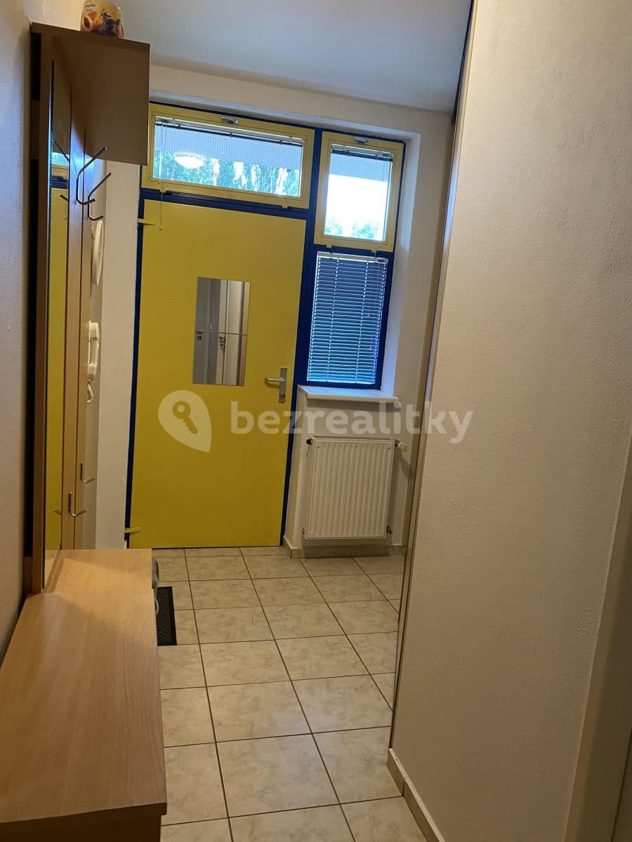 Prenájom bytu 1-izbový 45 m², Haanova, Petržalka, Bratislavský kraj Prenájom bytu 1-izbový 45 m², Haanova, Petržalka, Bratislavský kraj