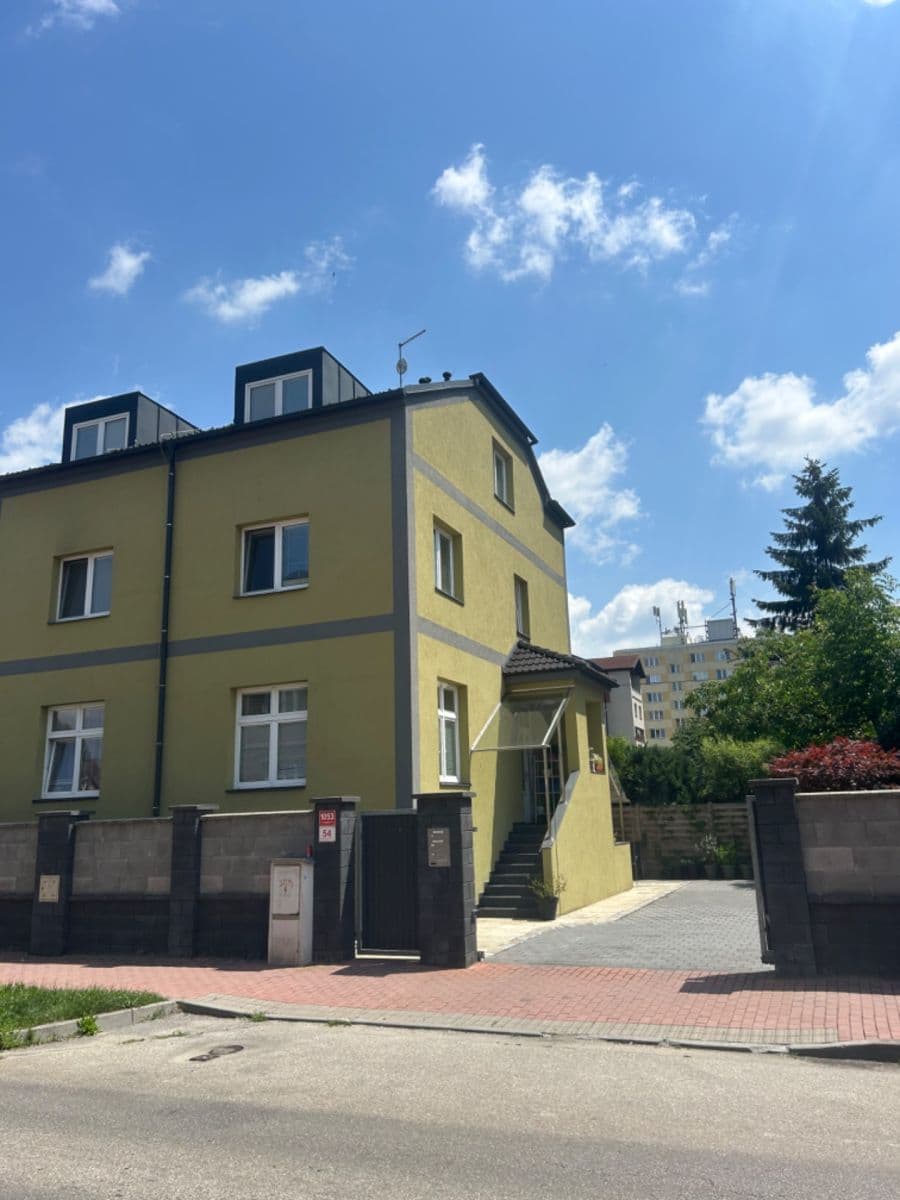 Prenájom bytu 3-izbový 70 m², Jírovcova, České Budějovice, Jihočeský kraj Prenájom bytu 3-izbový 70 m², Jírovcova, České Budějovice, Jihočeský kraj