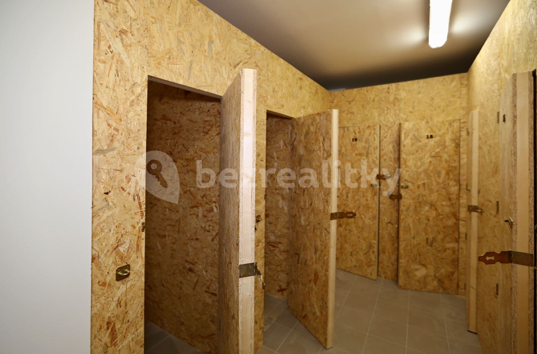 Prenájom bytu 1-izbový 31 m², Anenské náměstí, Jablonec nad Nisou, Liberecký kraj Prenájom bytu 1-izbový 31 m², Anenské náměstí, Jablonec nad Nisou, Liberecký kraj