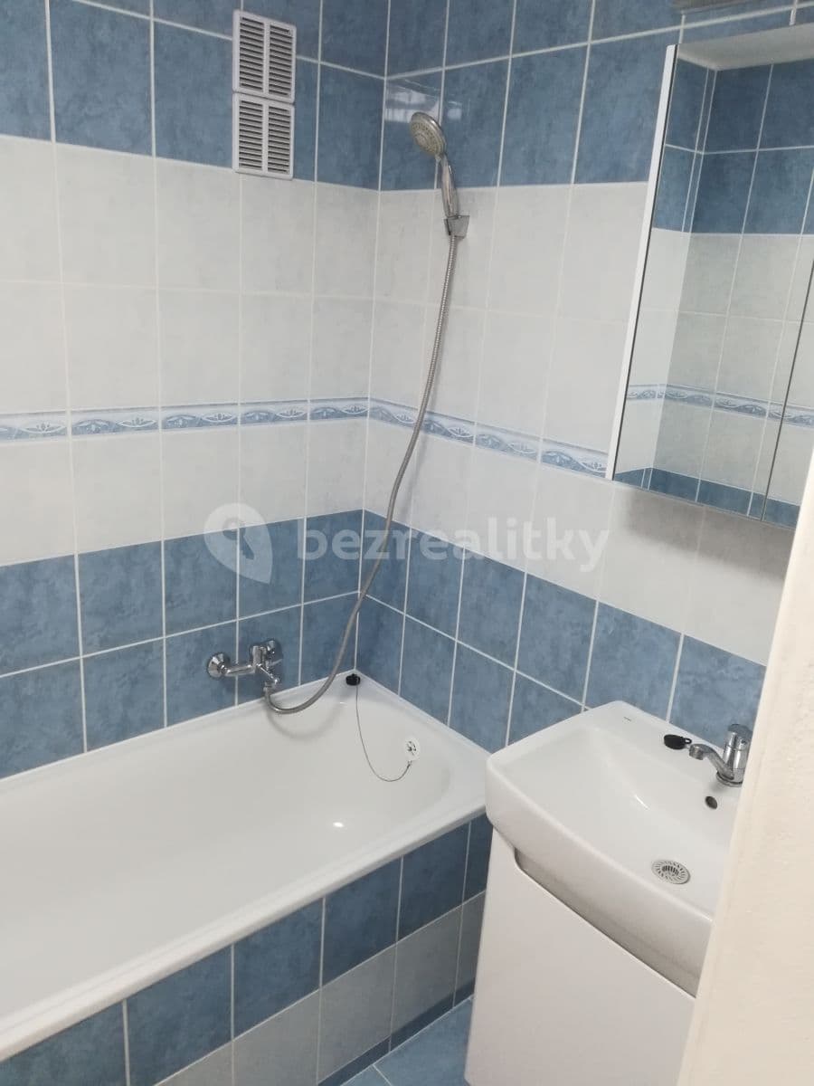 Prenájom bytu 3-izbový 74 m², Americká, Kladno, Středočeský kraj Prenájom bytu 3-izbový 74 m², Americká, Kladno, Středočeský kraj