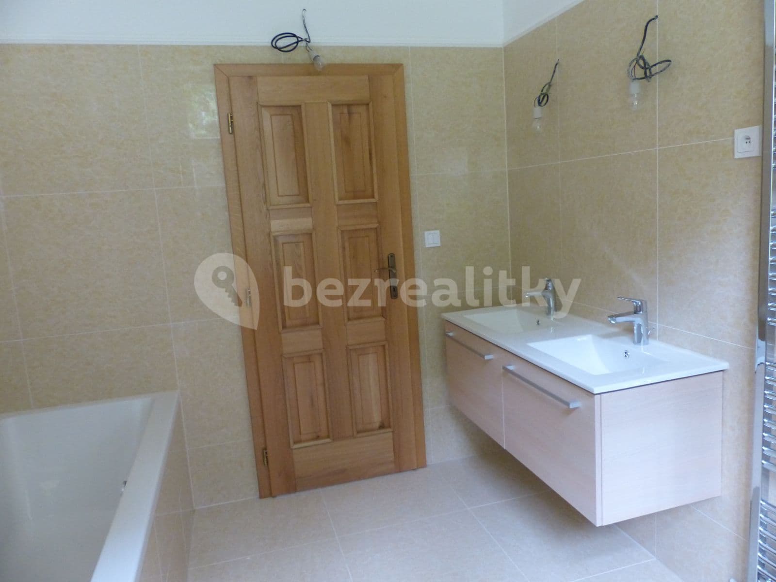 Prenájom bytu 2-izbový 75 m², Ondřejská, Karlovy Vary, Karlovarský kraj Prenájom bytu 2-izbový 75 m², Ondřejská, Karlovy Vary, Karlovarský kraj