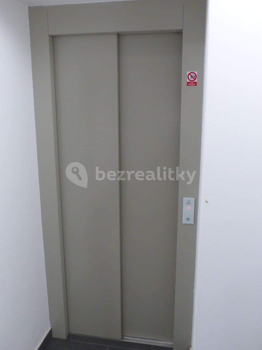 Prenájom bytu 2-izbový 75 m², Ondřejská, Karlovy Vary, Karlovarský kraj Prenájom bytu 2-izbový 75 m², Ondřejská, Karlovy Vary, Karlovarský kraj