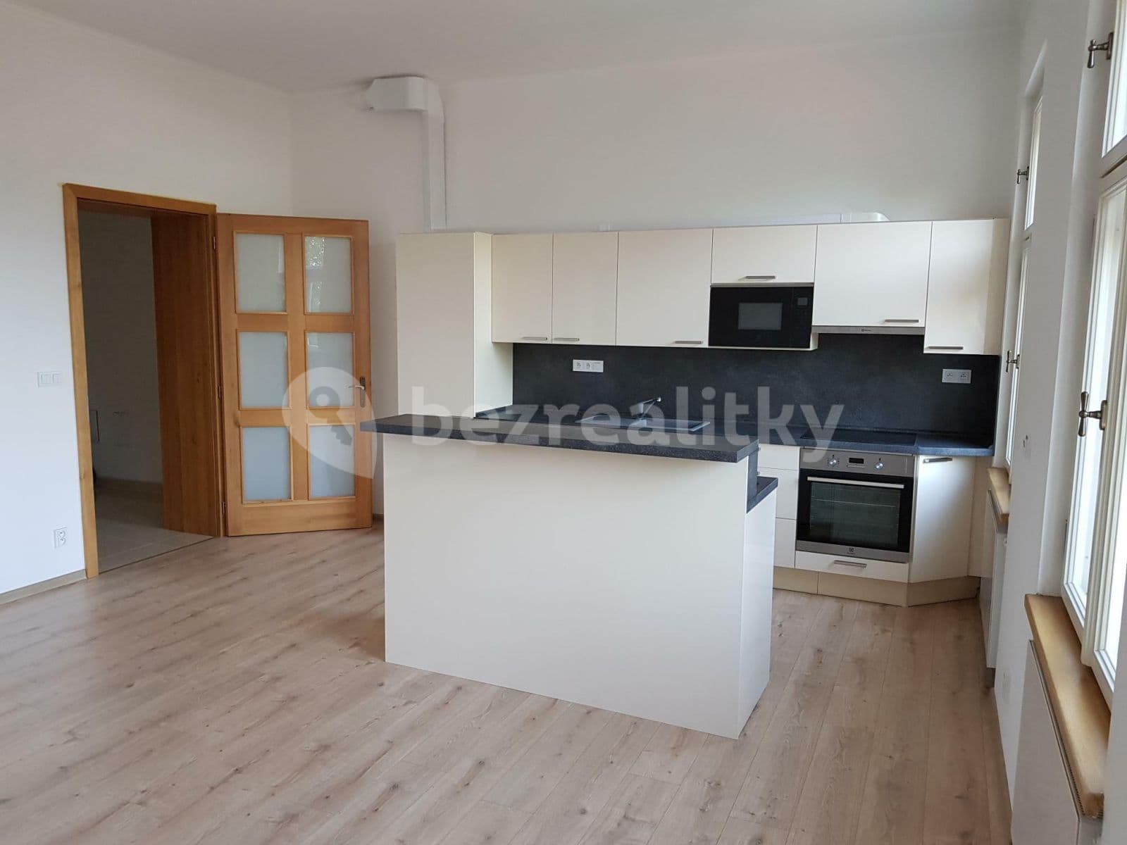 Prenájom bytu 2-izbový 75 m², Ondřejská, Karlovy Vary, Karlovarský kraj Prenájom bytu 2-izbový 75 m², Ondřejská, Karlovy Vary, Karlovarský kraj
