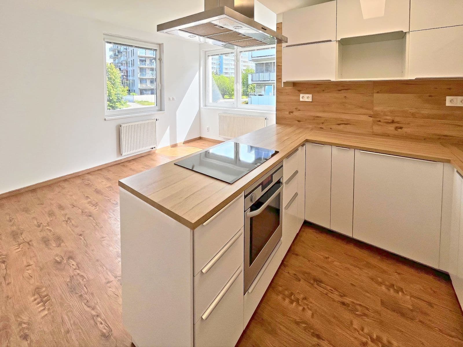 Prenájom bytu 3-izbový 64 m², Jurkovičova, Praha, Praha Prenájom bytu 3-izbový 64 m², Jurkovičova, Praha, Praha