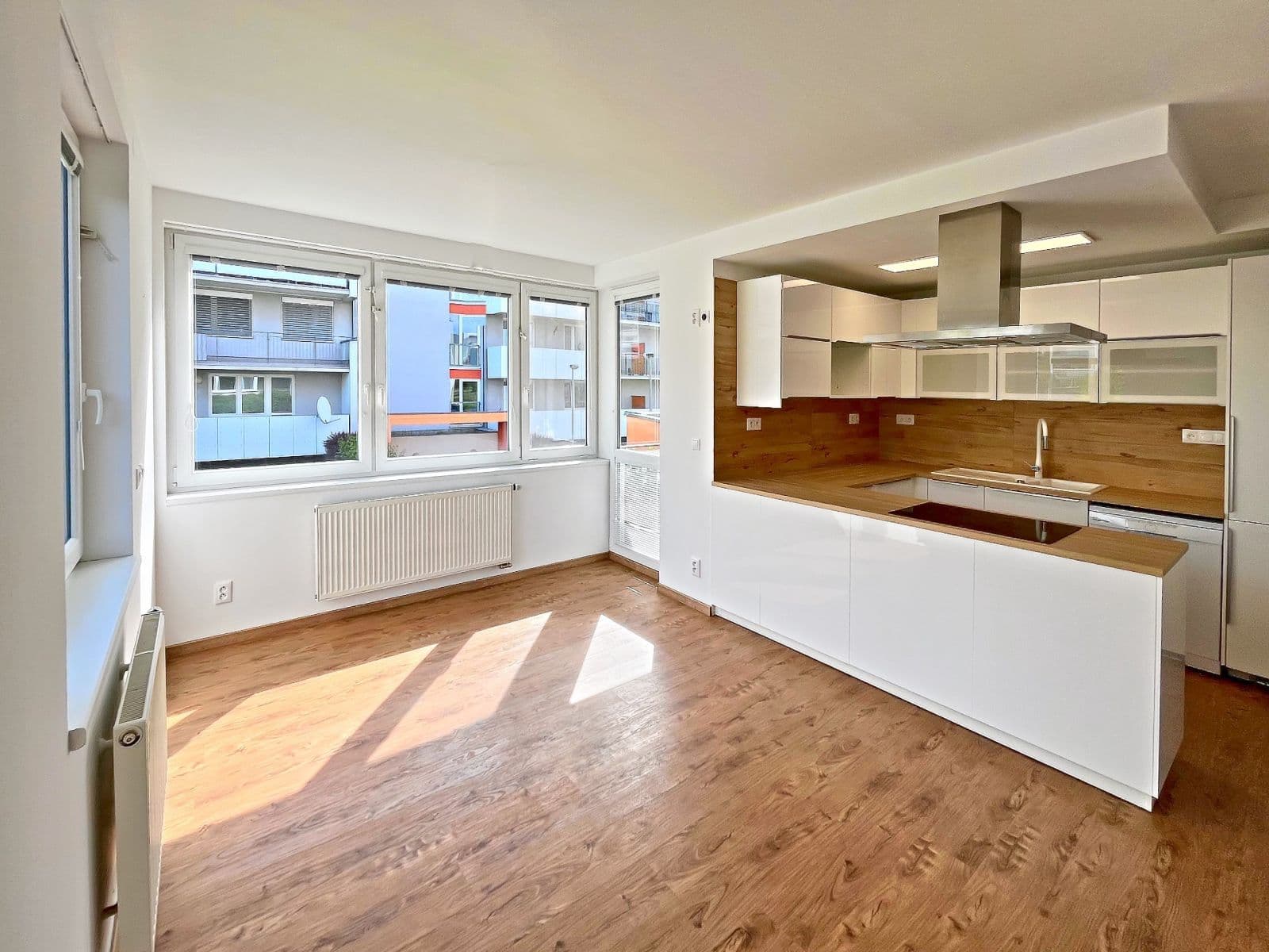 Prenájom bytu 3-izbový 64 m², Jurkovičova, Praha, Praha Prenájom bytu 3-izbový 64 m², Jurkovičova, Praha, Praha