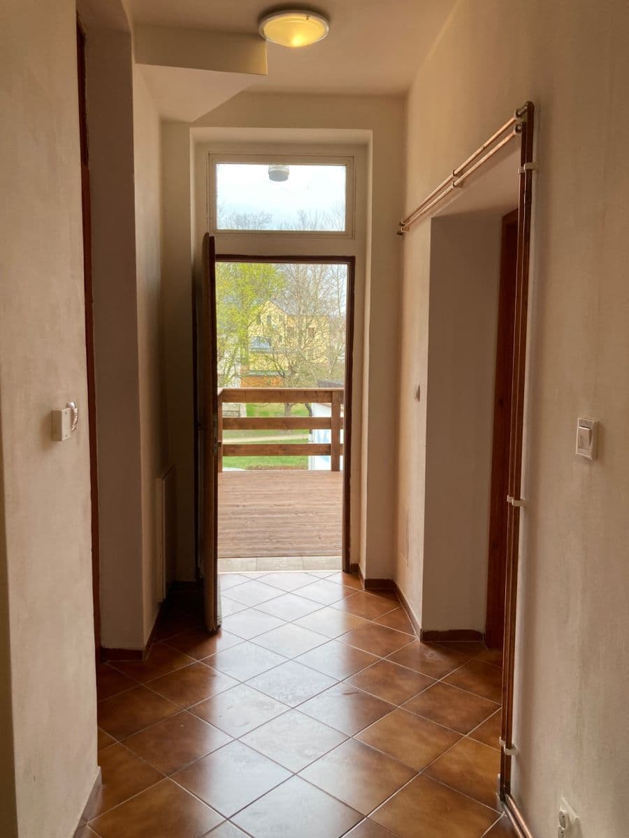 Prenájom bytu 2-izbový 35 m², Emilie Floriánové, Jablonec nad Nisou, Liberecký kraj Prenájom bytu 2-izbový 35 m², Emilie Floriánové, Jablonec nad Nisou, Liberecký kraj