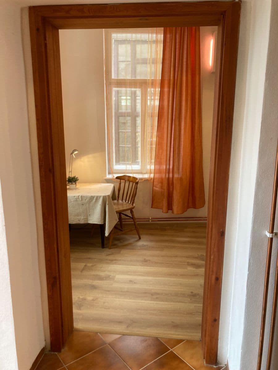 Prenájom bytu 2-izbový 35 m², Emilie Floriánové, Jablonec nad Nisou, Liberecký kraj Prenájom bytu 2-izbový 35 m², Emilie Floriánové, Jablonec nad Nisou, Liberecký kraj