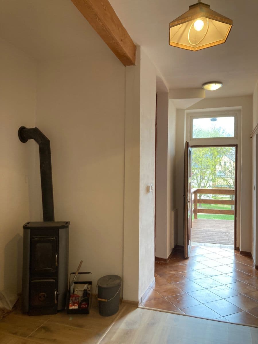 Prenájom bytu 2-izbový 35 m², Emilie Floriánové, Jablonec nad Nisou, Liberecký kraj Prenájom bytu 2-izbový 35 m², Emilie Floriánové, Jablonec nad Nisou, Liberecký kraj