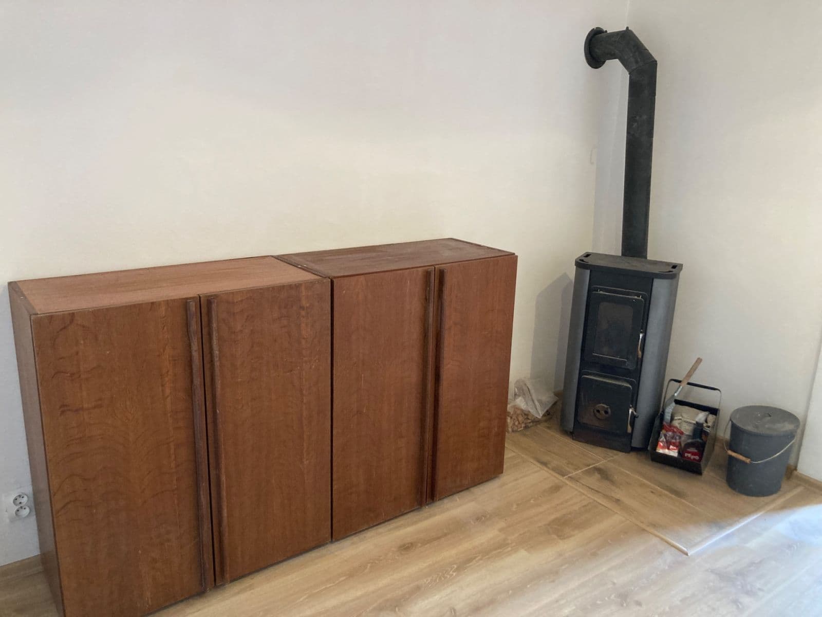 Prenájom bytu 2-izbový 35 m², Emilie Floriánové, Jablonec nad Nisou, Liberecký kraj Prenájom bytu 2-izbový 35 m², Emilie Floriánové, Jablonec nad Nisou, Liberecký kraj