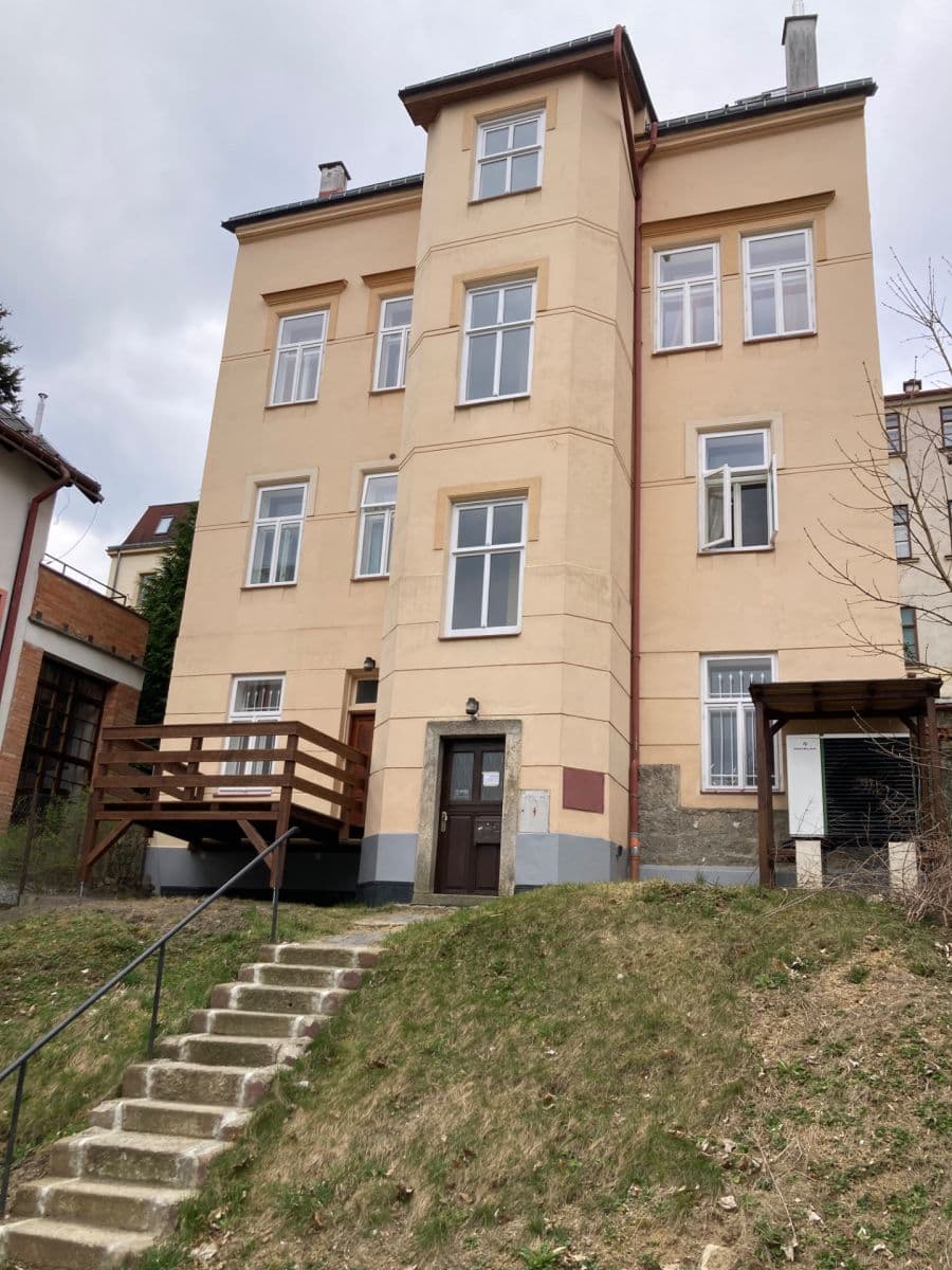 Prenájom bytu 2-izbový 35 m², Emilie Floriánové, Jablonec nad Nisou, Liberecký kraj Prenájom bytu 2-izbový 35 m², Emilie Floriánové, Jablonec nad Nisou, Liberecký kraj