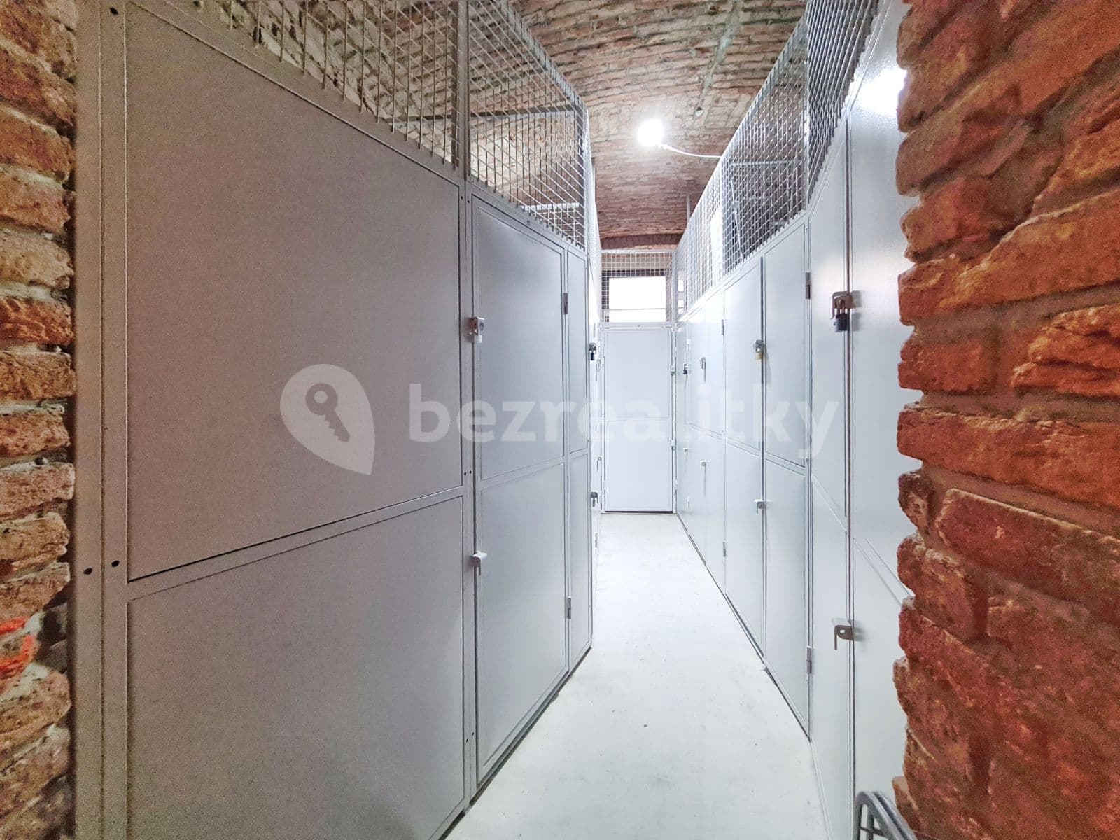 Prenájom bytu 3-izbový 53 m², Hartigova, Praha, Praha Prenájom bytu 3-izbový 53 m², Hartigova, Praha, Praha