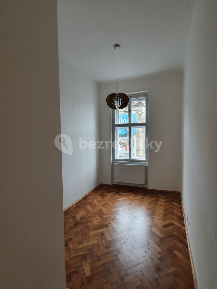 Prenájom bytu 3-izbový 72 m², Ostrovského, Praha, Praha Prenájom bytu 3-izbový 72 m², Ostrovského, Praha, Praha