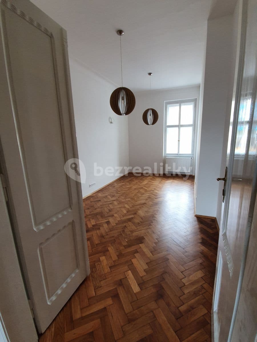 Prenájom bytu 3-izbový 72 m², Ostrovského, Praha, Praha Prenájom bytu 3-izbový 72 m², Ostrovského, Praha, Praha