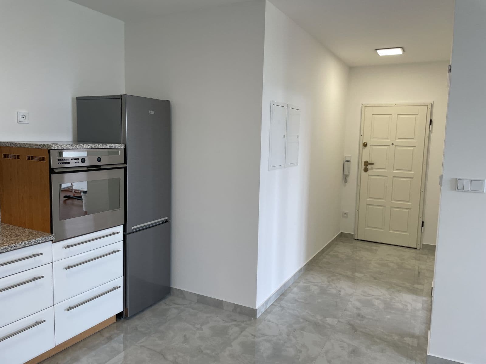 Prenájom bytu 3-izbový 70 m², Chotovická, Praha, Praha Prenájom bytu 3-izbový 70 m², Chotovická, Praha, Praha