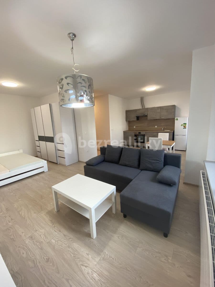 Prenájom bytu 1-izbový 44 m², Lorencova, Zlín, Zlínský kraj Prenájom bytu 1-izbový 44 m², Lorencova, Zlín, Zlínský kraj