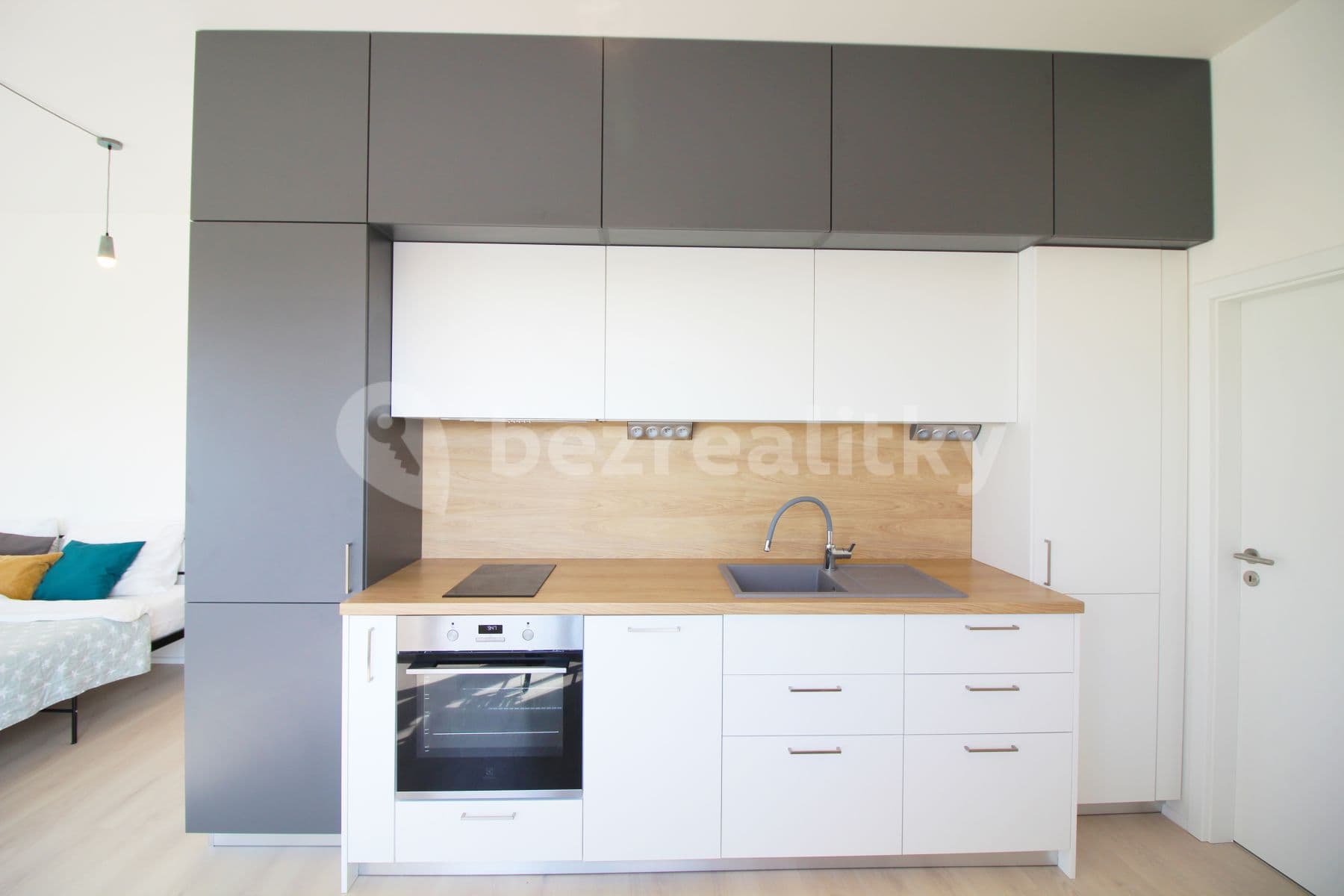 Prenájom bytu 1-izbový 37 m², Jeronýmova, Brno, Jihomoravský kraj Prenájom bytu 1-izbový 37 m², Jeronýmova, Brno, Jihomoravský kraj