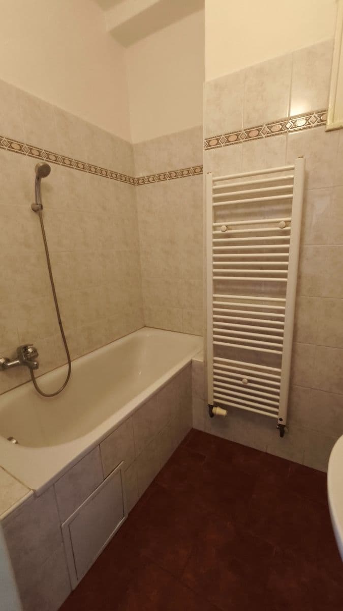 Prenájom bytu 1-izbový 45 m², Na Kopečku, Praha, Praha Prenájom bytu 1-izbový 45 m², Na Kopečku, Praha, Praha