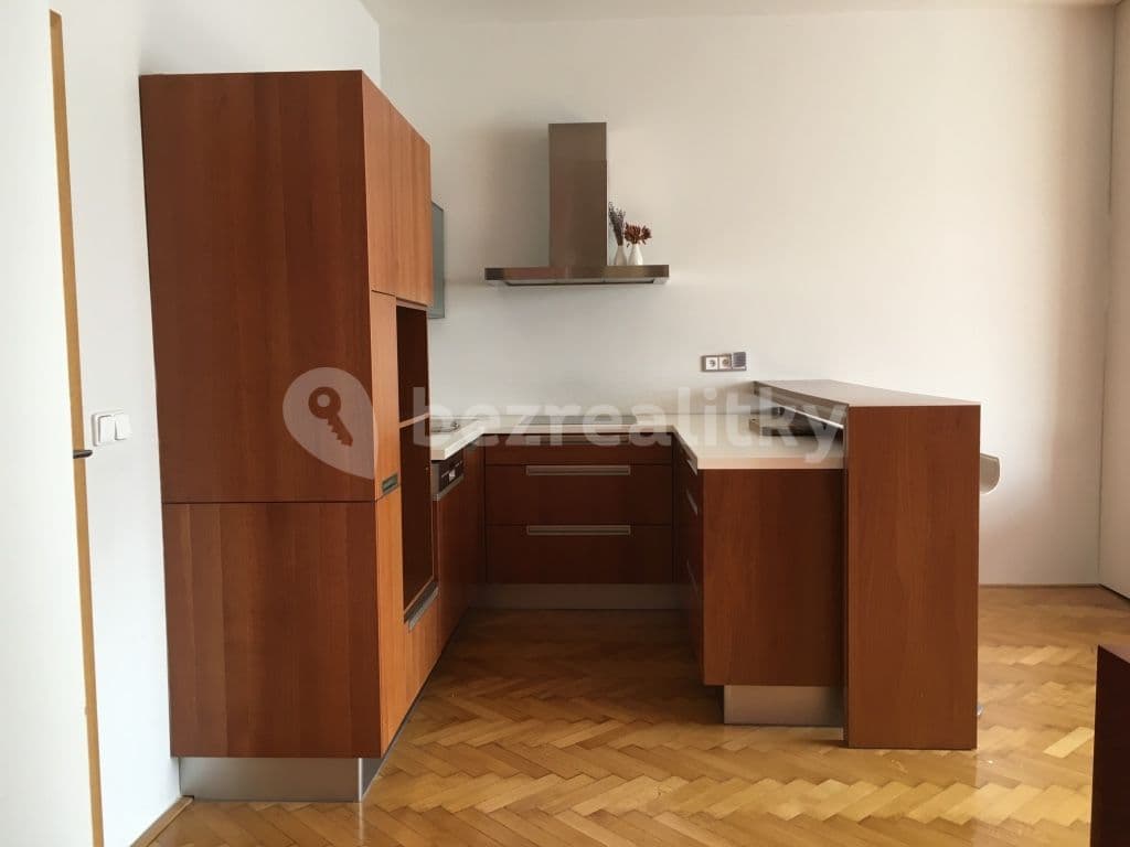 Prenájom bytu 3-izbový 73 m², Strojnická, Praha, Praha Prenájom bytu 3-izbový 73 m², Strojnická, Praha, Praha