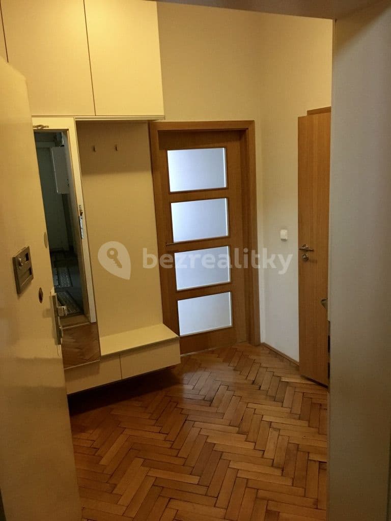 Prenájom bytu 3-izbový 73 m², Strojnická, Praha, Praha Prenájom bytu 3-izbový 73 m², Strojnická, Praha, Praha