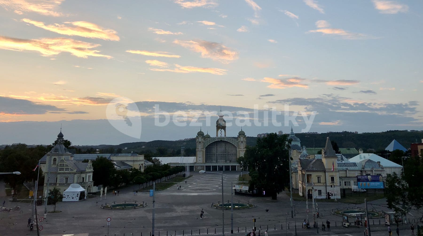 Prenájom bytu 3-izbový 73 m², Strojnická, Praha, Praha Prenájom bytu 3-izbový 73 m², Strojnická, Praha, Praha