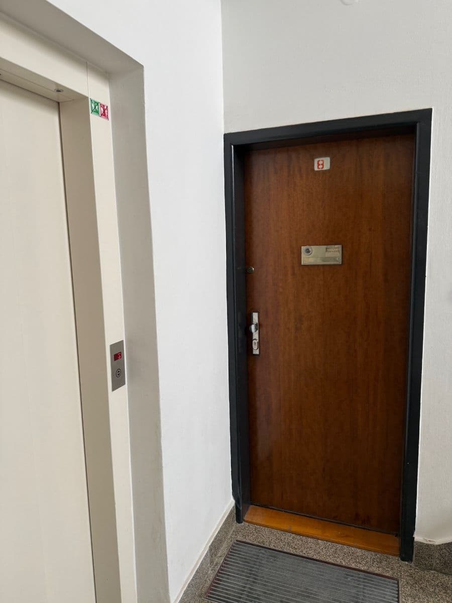 Prenájom bytu 2-izbový 65 m², Jana Uhra, Brno, Jihomoravský kraj Prenájom bytu 2-izbový 65 m², Jana Uhra, Brno, Jihomoravský kraj