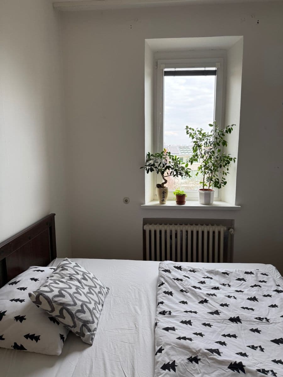 Prenájom bytu 2-izbový 65 m², Jana Uhra, Brno, Jihomoravský kraj Prenájom bytu 2-izbový 65 m², Jana Uhra, Brno, Jihomoravský kraj