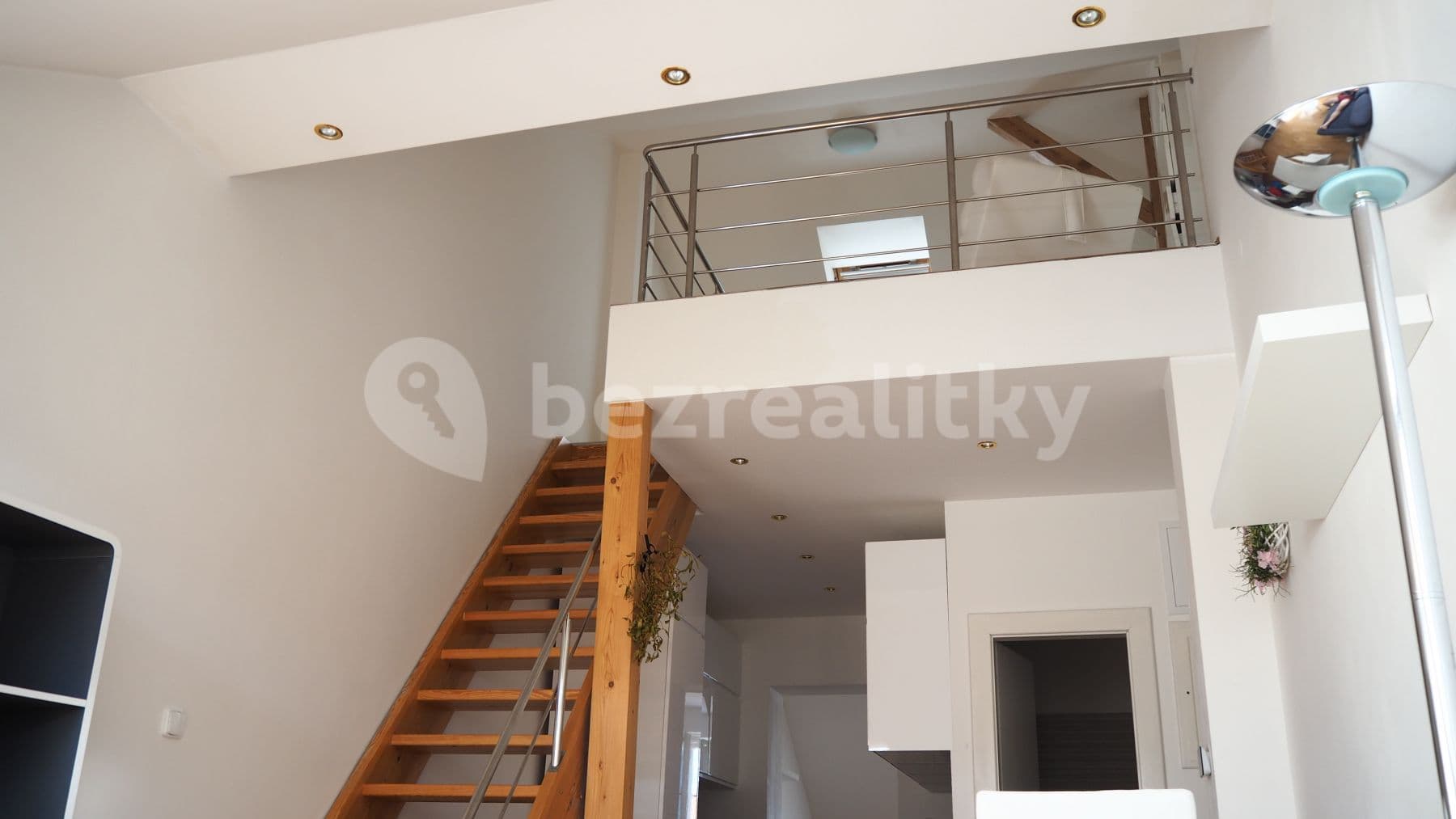 Prenájom bytu 3-izbový 60 m², Spolupráce, Praha, Praha Prenájom bytu 3-izbový 60 m², Spolupráce, Praha, Praha