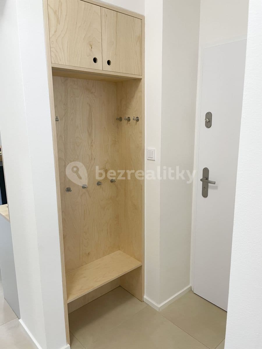 Prenájom bytu 2-izbový 70 m², Kladenská, Praha, Praha Prenájom bytu 2-izbový 70 m², Kladenská, Praha, Praha