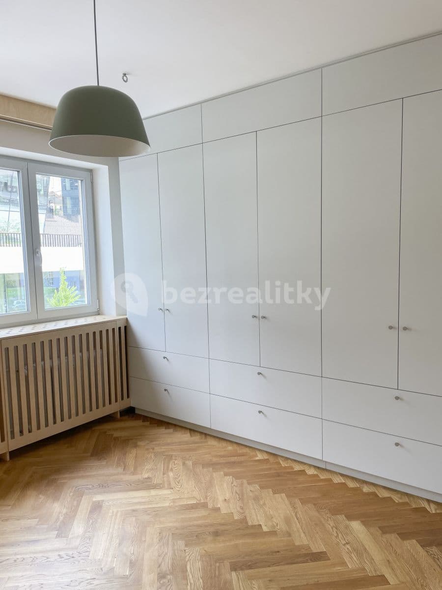 Prenájom bytu 2-izbový 70 m², Kladenská, Praha, Praha Prenájom bytu 2-izbový 70 m², Kladenská, Praha, Praha
