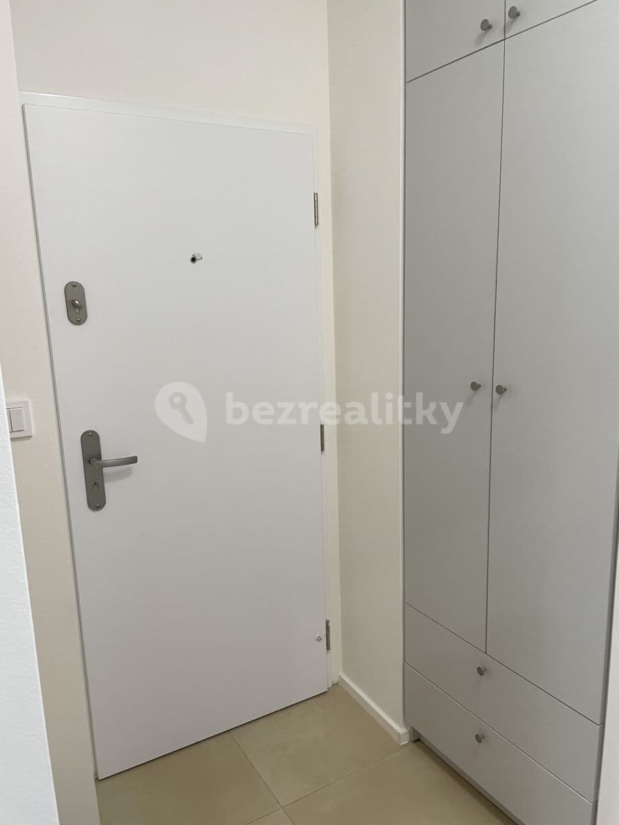 Prenájom bytu 2-izbový 70 m², Kladenská, Praha, Praha Prenájom bytu 2-izbový 70 m², Kladenská, Praha, Praha