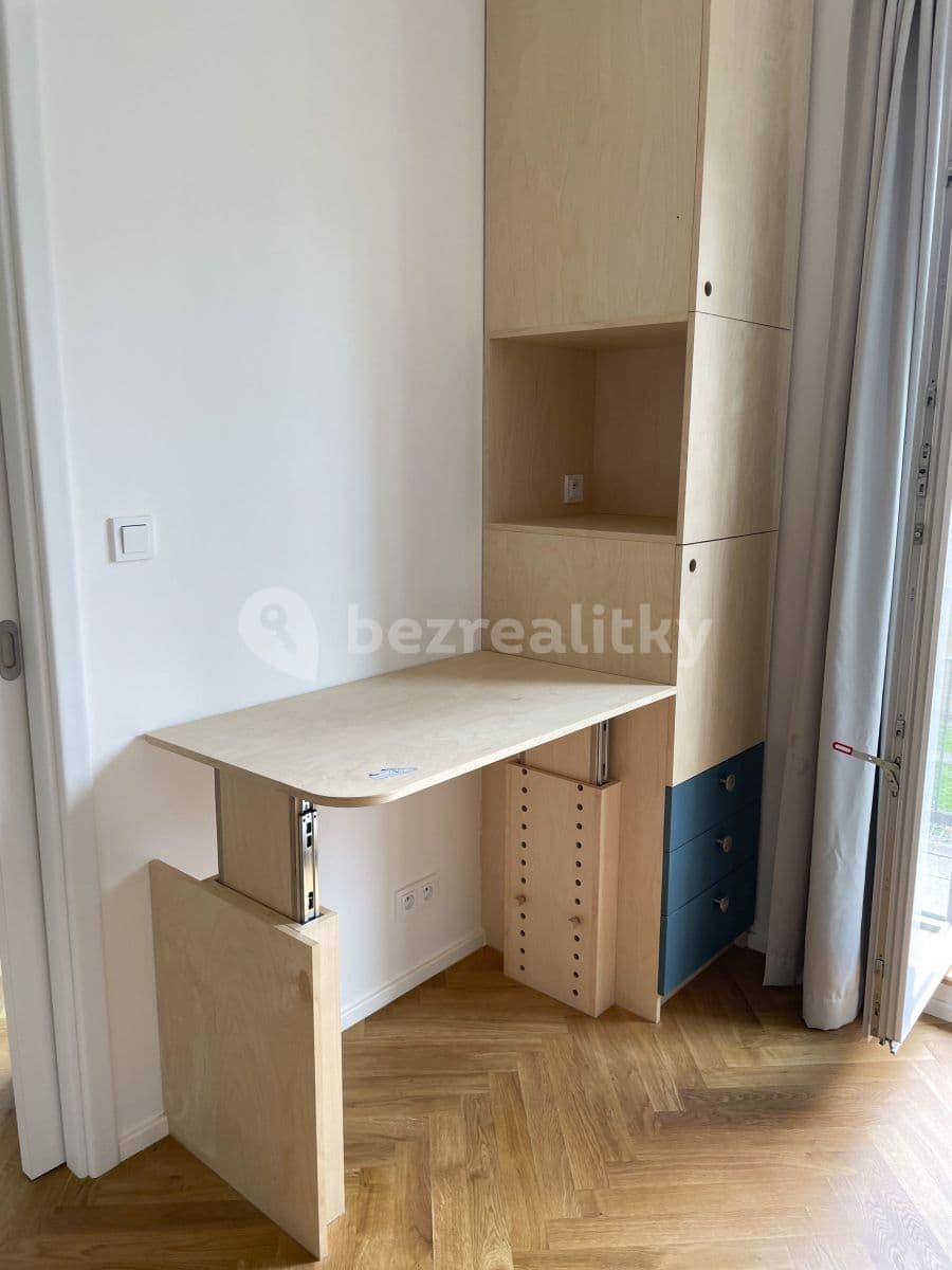 Prenájom bytu 2-izbový 70 m², Kladenská, Praha, Praha Prenájom bytu 2-izbový 70 m², Kladenská, Praha, Praha