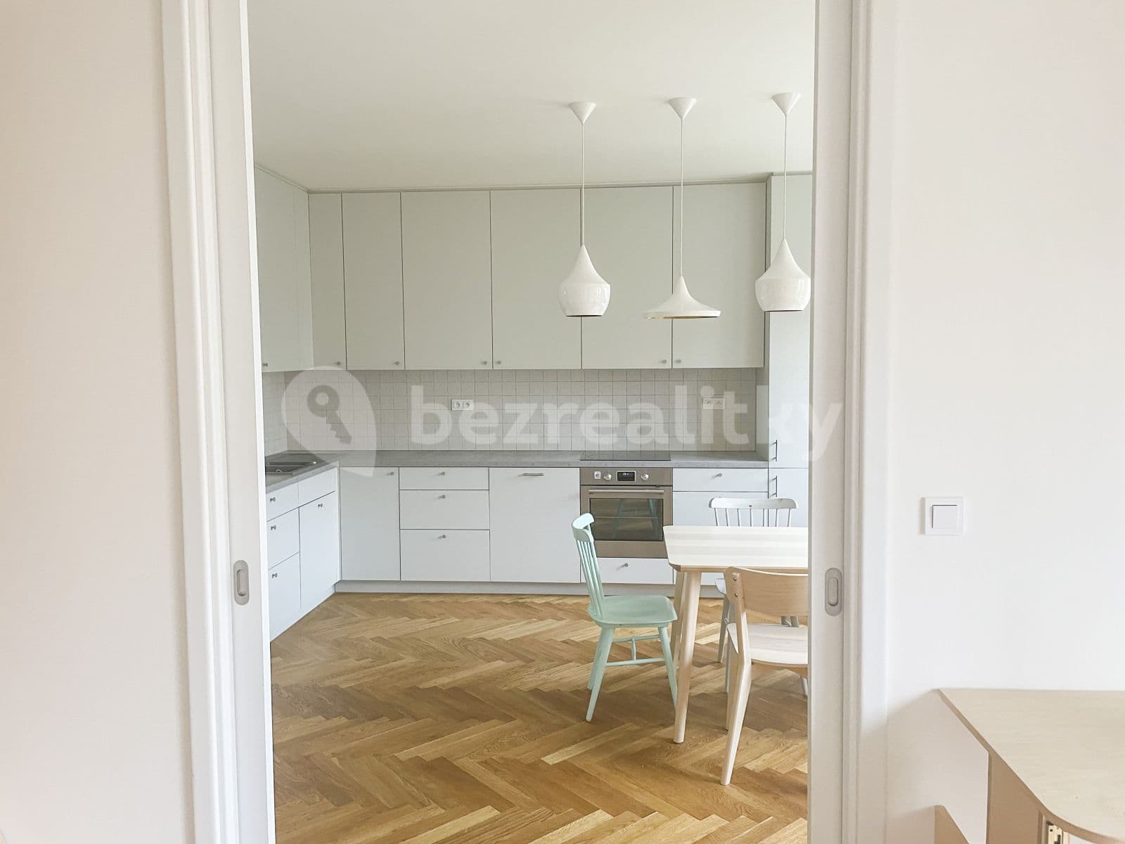 Prenájom bytu 2-izbový 70 m², Kladenská, Praha, Praha Prenájom bytu 2-izbový 70 m², Kladenská, Praha, Praha