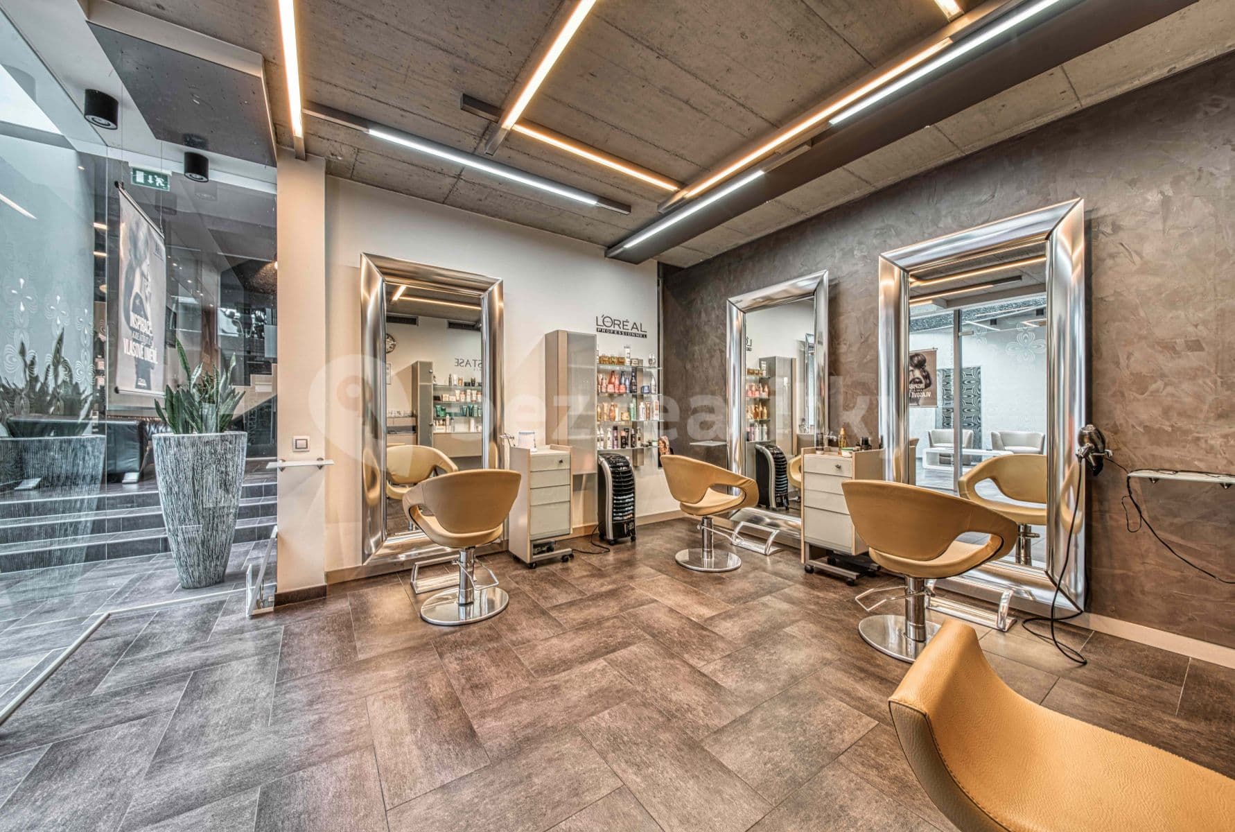 Prenájom nebytového priestoru 32 m², K sopce, Praha, Praha Prenájom nebytového priestoru 32 m², K sopce, Praha, Praha