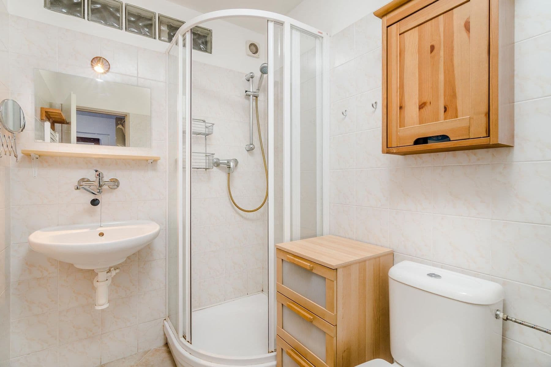 Prenájom bytu 2-izbový 48 m², Netluky, Praha, Praha Prenájom bytu 2-izbový 48 m², Netluky, Praha, Praha