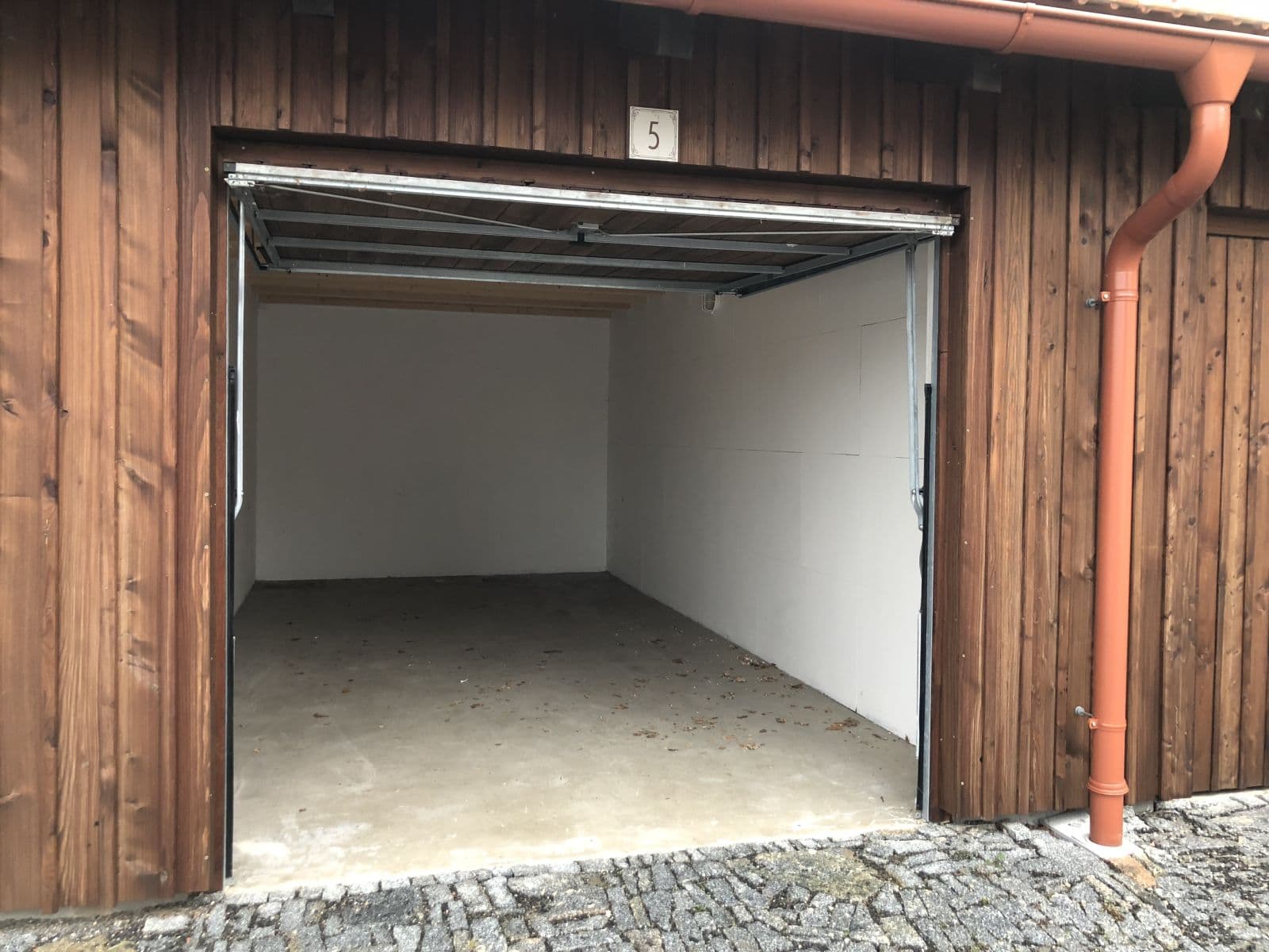 Prenájom garáže 15 m², U Pivovaru, Dobříš, Středočeský kraj Prenájom garáže 15 m², U Pivovaru, Dobříš, Středočeský kraj