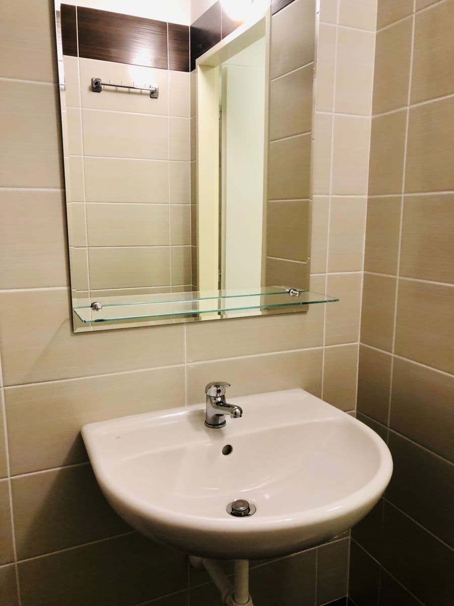 Prenájom bytu 1-izbový 28 m², Kloboučnická, Praha, Praha Prenájom bytu 1-izbový 28 m², Kloboučnická, Praha, Praha