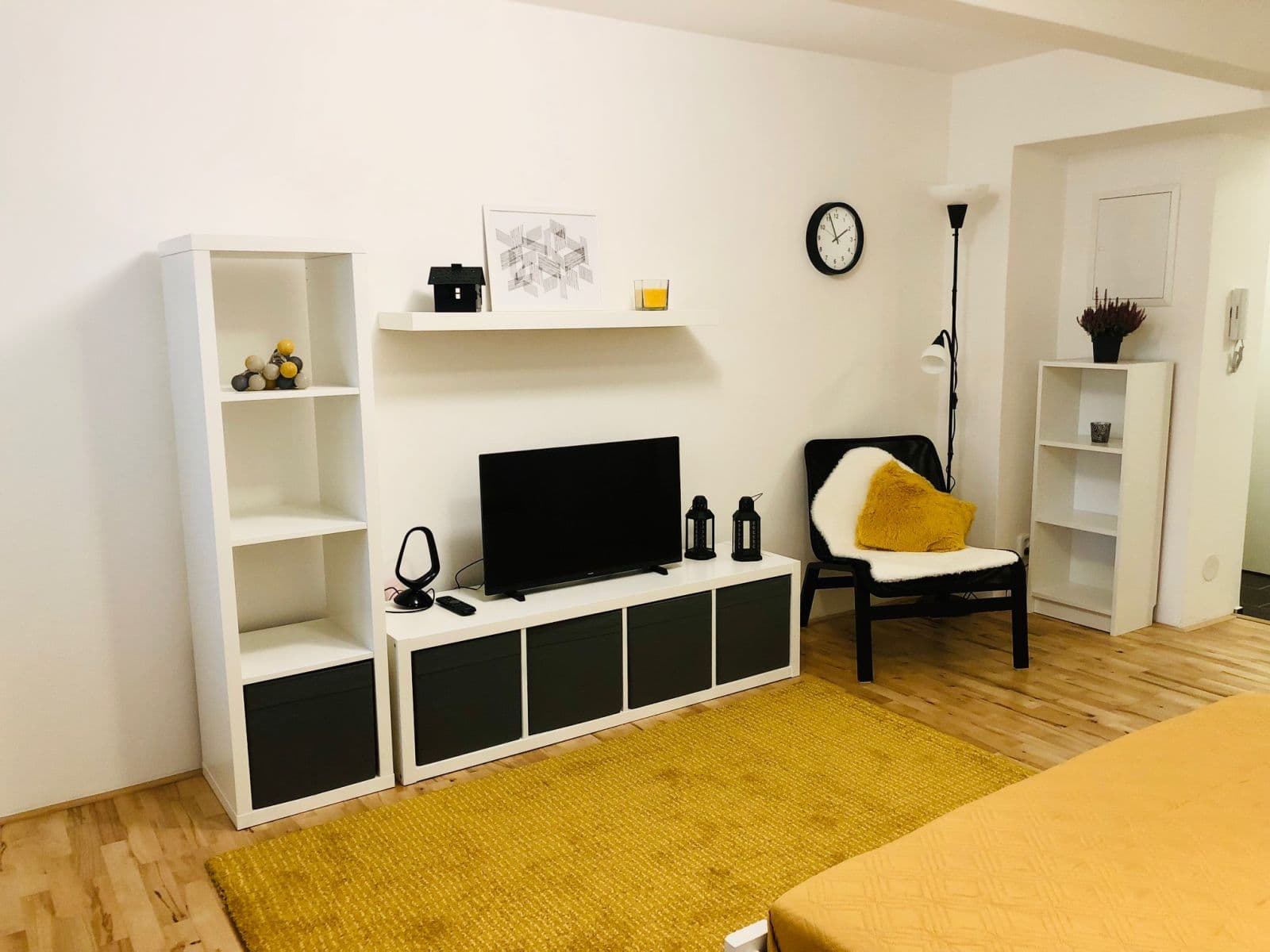 Prenájom bytu 1-izbový 28 m², Kloboučnická, Praha, Praha Prenájom bytu 1-izbový 28 m², Kloboučnická, Praha, Praha