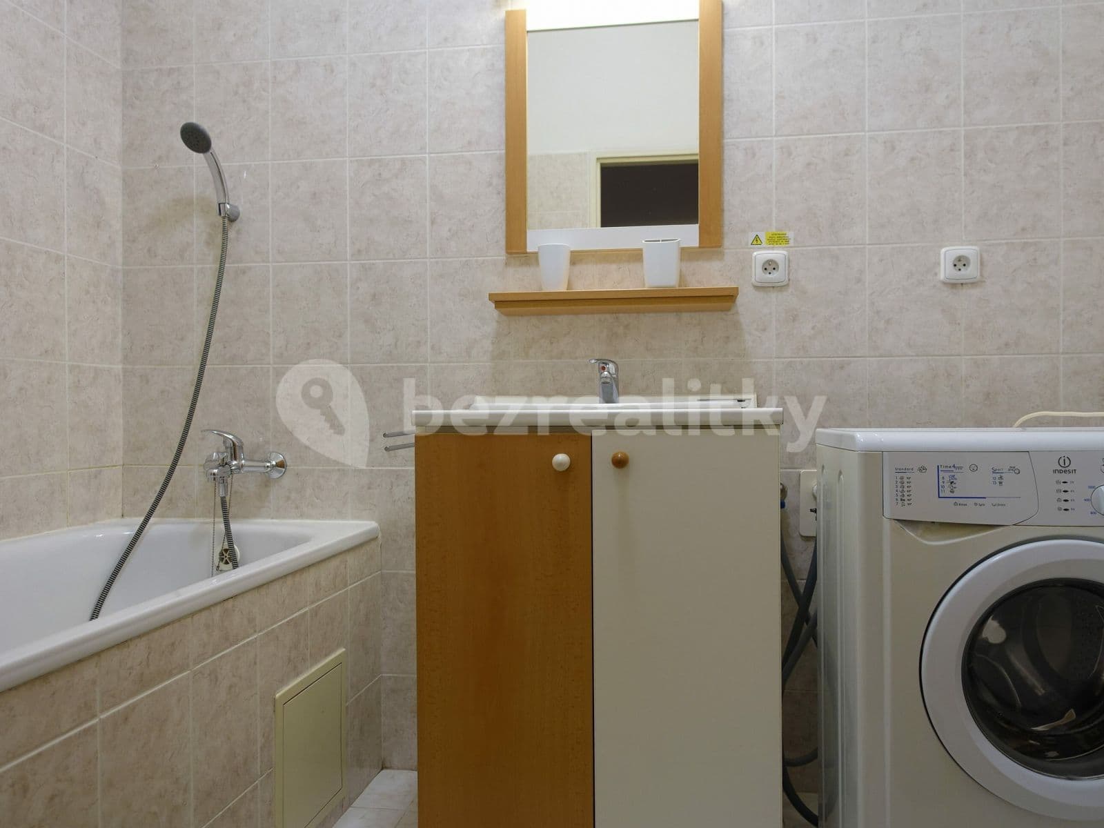 Prenájom bytu 2-izbový 60 m², Bratří Dohalských, Praha, Praha Prenájom bytu 2-izbový 60 m², Bratří Dohalských, Praha, Praha