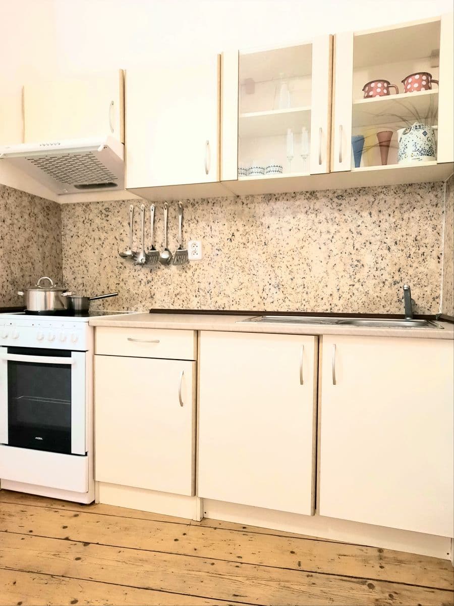 Prenájom bytu 2-izbový 40 m², Vlkova, Praha, Praha Prenájom bytu 2-izbový 40 m², Vlkova, Praha, Praha