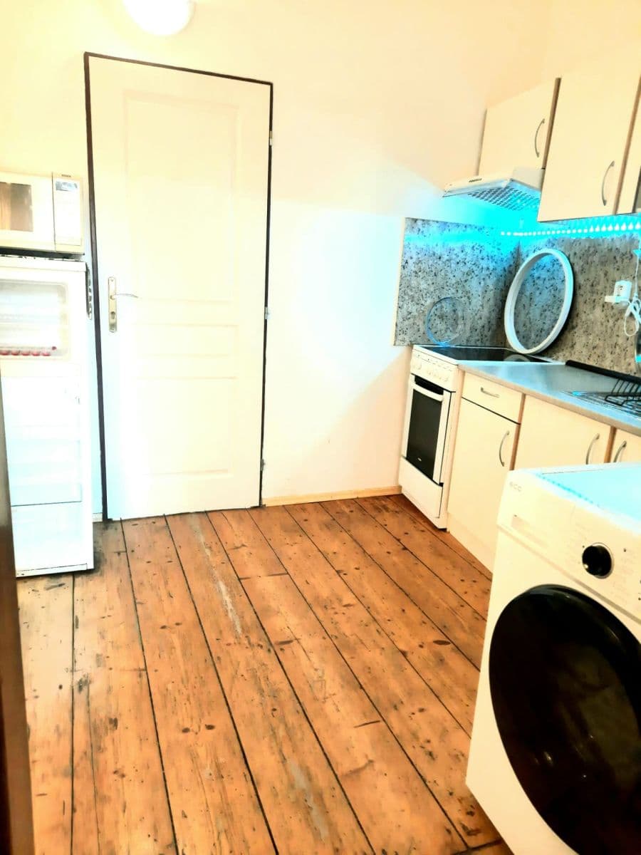 Prenájom bytu 2-izbový 40 m², Vlkova, Praha, Praha Prenájom bytu 2-izbový 40 m², Vlkova, Praha, Praha