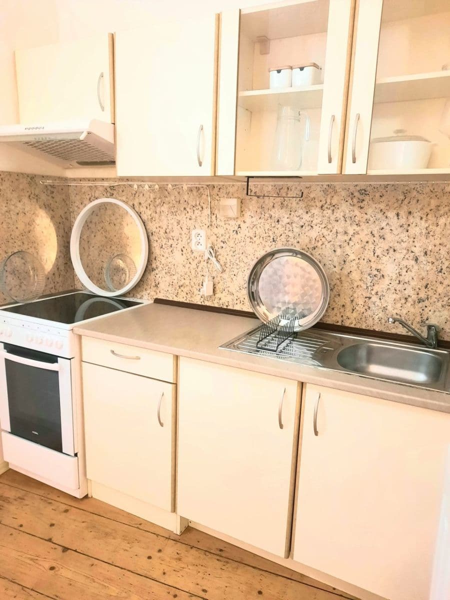 Prenájom bytu 2-izbový 40 m², Vlkova, Praha, Praha Prenájom bytu 2-izbový 40 m², Vlkova, Praha, Praha