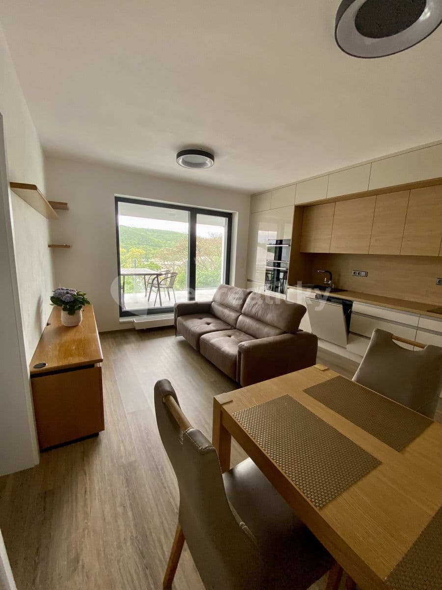 Prenájom bytu 3-izbový 80 m², Vinařská, Brno, Jihomoravský kraj Prenájom bytu 3-izbový 80 m², Vinařská, Brno, Jihomoravský kraj