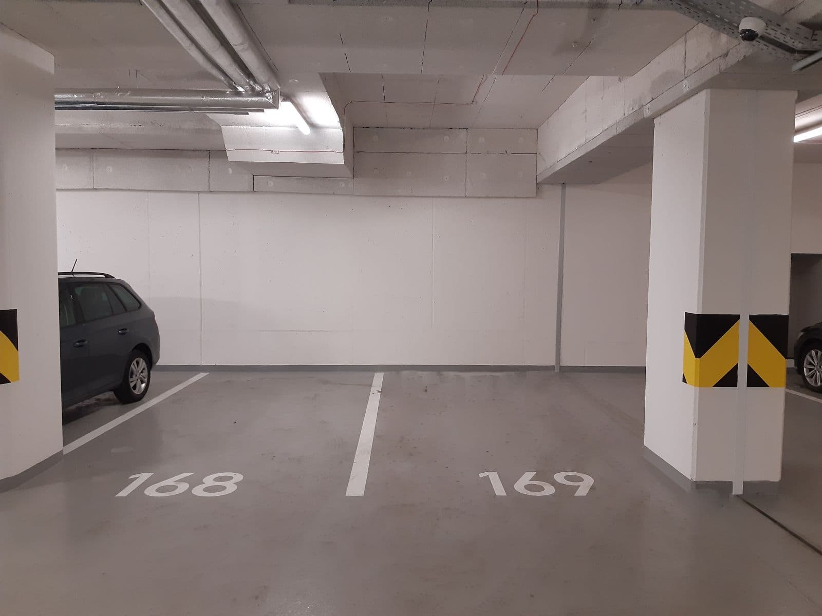 Prenájom garáže 15 m², U Průhonu, Praha, Praha Prenájom garáže 15 m², U Průhonu, Praha, Praha