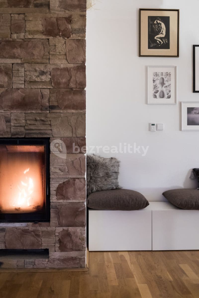 Prenájom bytu 4-izbový 167 m², Špindlerův Mlýn, Královéhradecký kraj Prenájom bytu 4-izbový 167 m², Špindlerův Mlýn, Královéhradecký kraj
