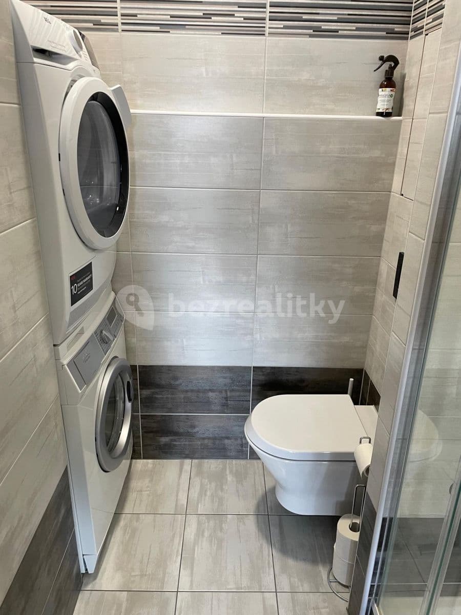 Prenájom bytu 2-izbový 46 m², Praha, Praha Prenájom bytu 2-izbový 46 m², Praha, Praha