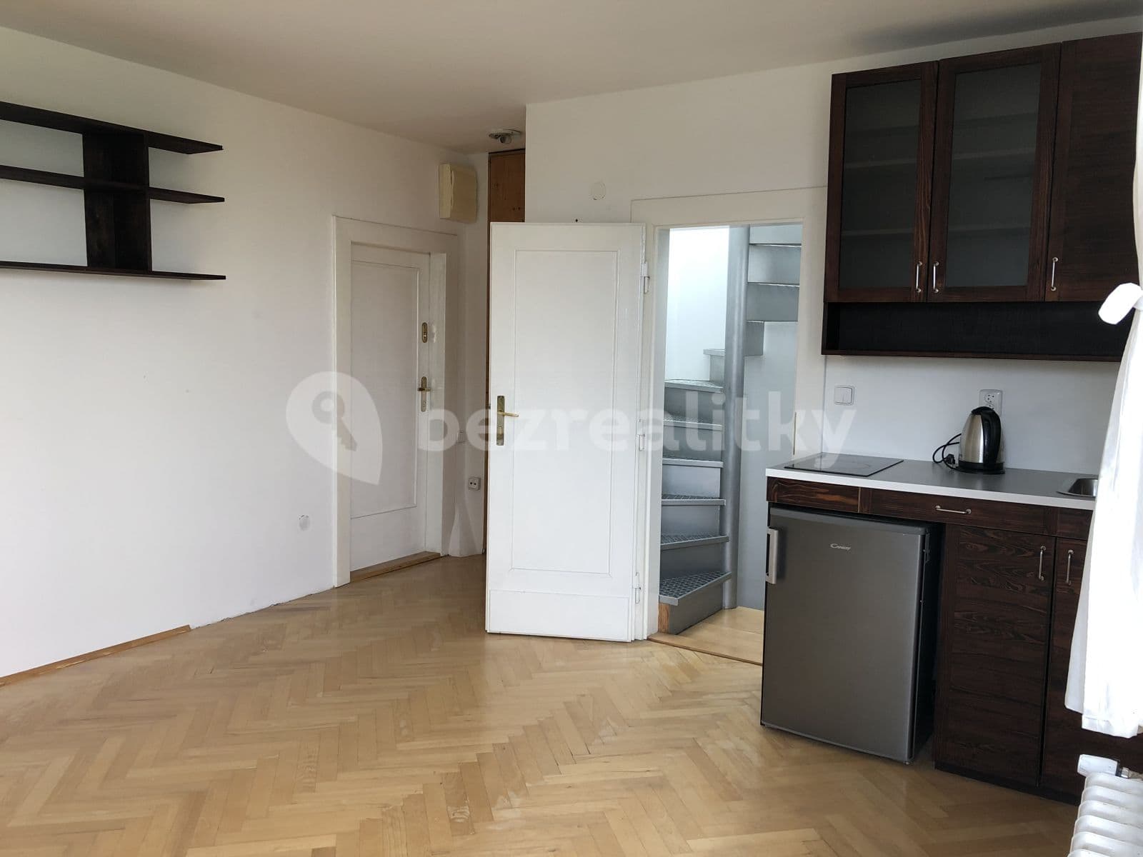 Prenájom bytu Garsoniéra 20 m², Fetrovská, Praha, Praha Prenájom bytu Garsoniéra 20 m², Fetrovská, Praha, Praha