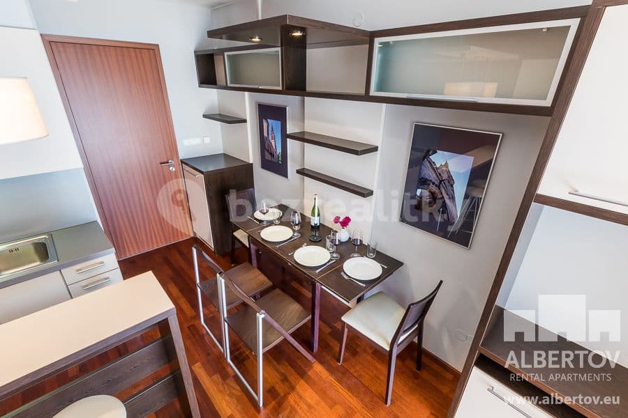 Prenájom bytu 1-izbový 33 m², Horská, Praha, Praha Prenájom bytu 1-izbový 33 m², Horská, Praha, Praha