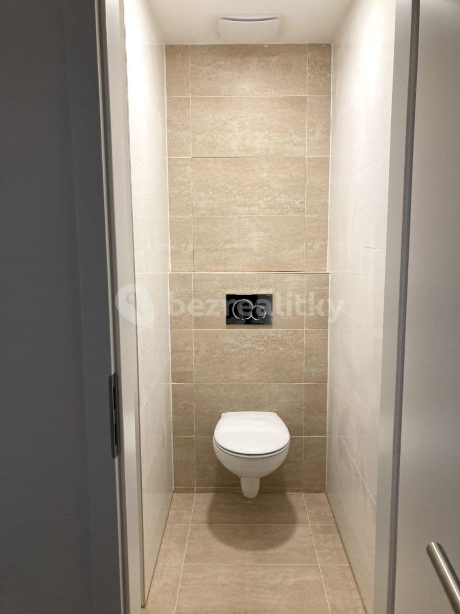 Prenájom bytu 3-izbový 76 m², Na růžovém poli, Kladno, Středočeský kraj Prenájom bytu 3-izbový 76 m², Na růžovém poli, Kladno, Středočeský kraj