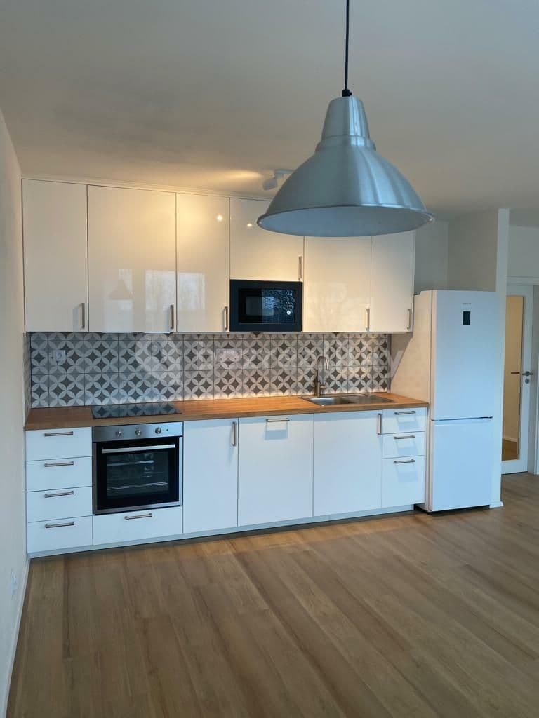 Prenájom bytu 3-izbový 76 m², Na růžovém poli, Kladno, Středočeský kraj Prenájom bytu 3-izbový 76 m², Na růžovém poli, Kladno, Středočeský kraj