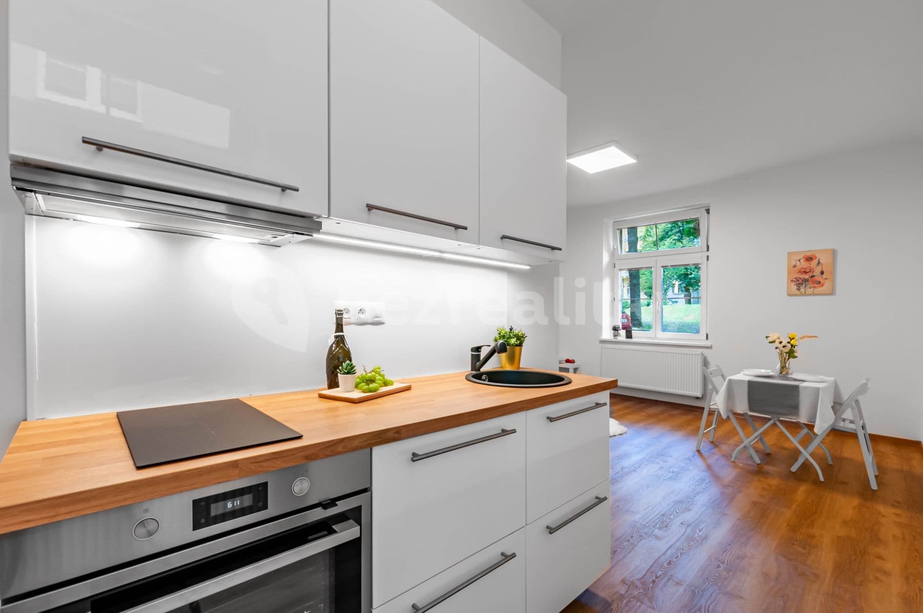 Prenájom bytu Garsoniéra 33 m², Lounských, Praha, Praha Prenájom bytu Garsoniéra 33 m², Lounských, Praha, Praha